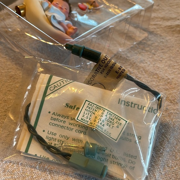 Moonlit Nap- Sleeping Baby Ornament. New in Box. - Picture 4 of 7